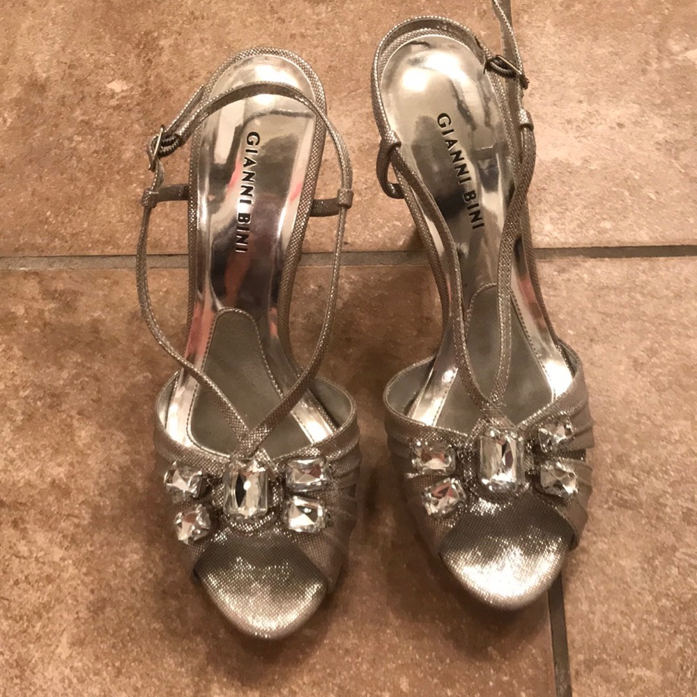 Gianni Bini Rhinestone silver heels